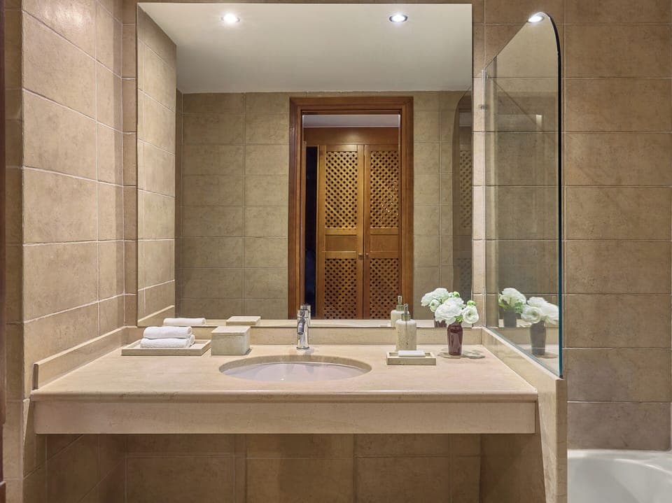 In-room safe, desk, soundproofing, free WiFi