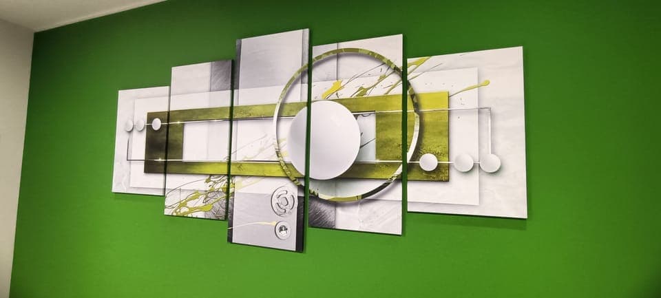 In-room safe, desk, free WiFi