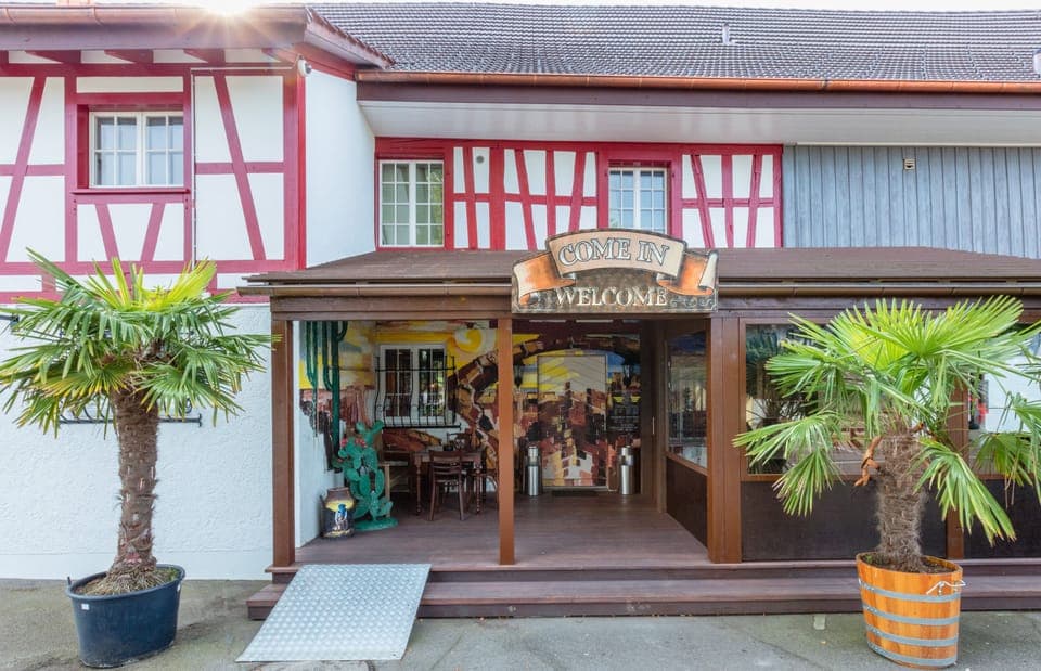 Check-in/check-out kiosk