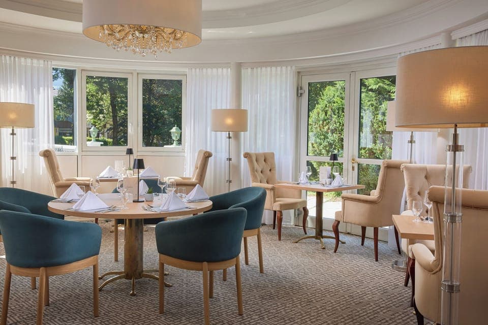 Lunch and dinner served, Regional cuisine