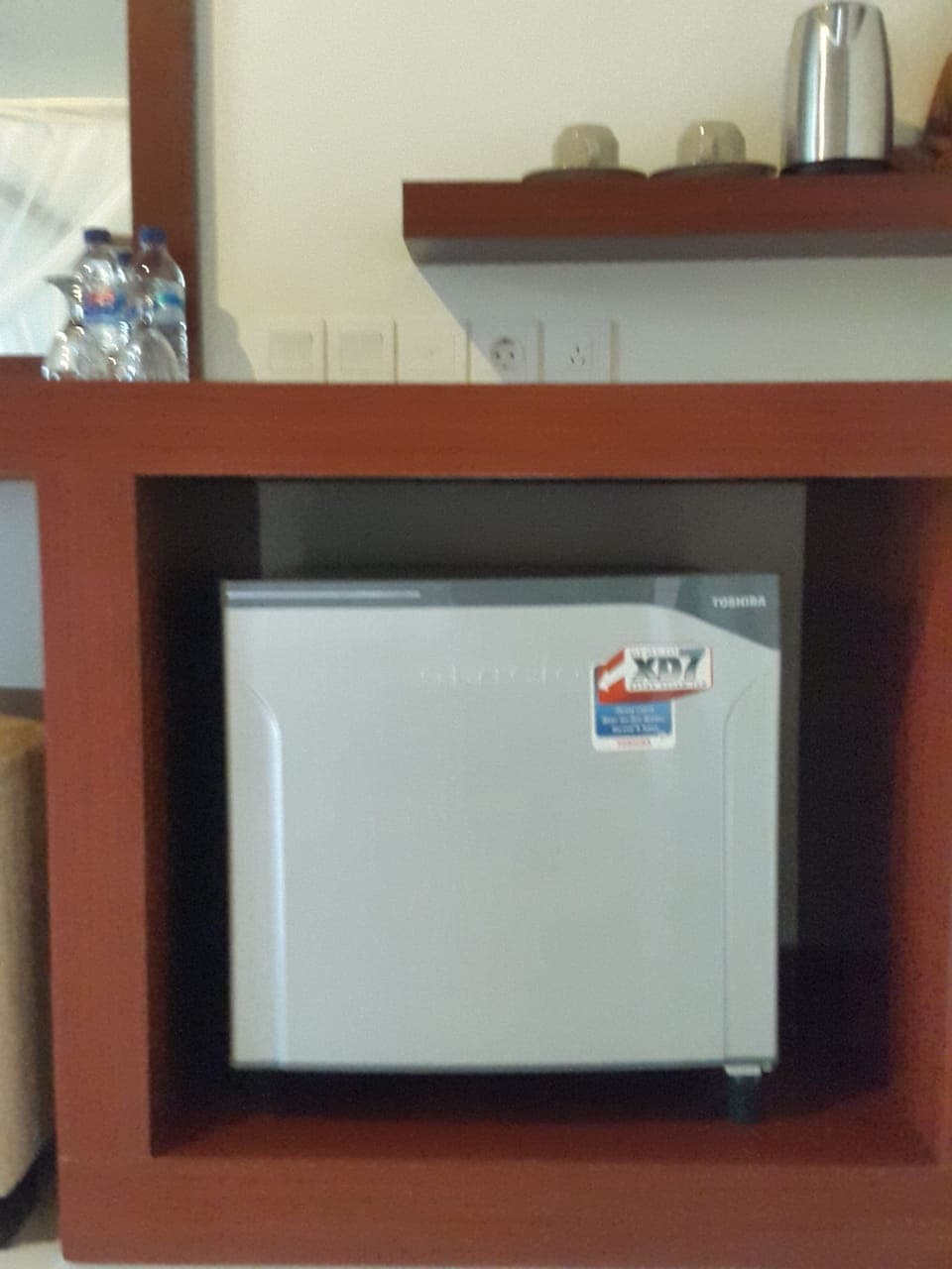Mini-refrigerator
