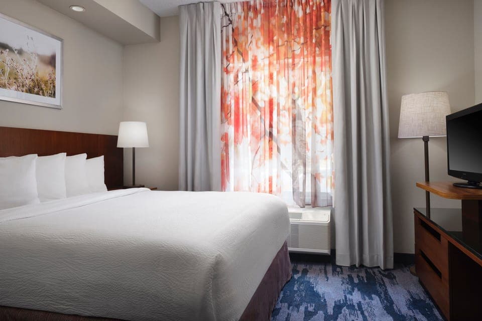 Suite, 1 King Bed with Sofa bed | Premium bedding, in-room safe, desk, blackout drapes