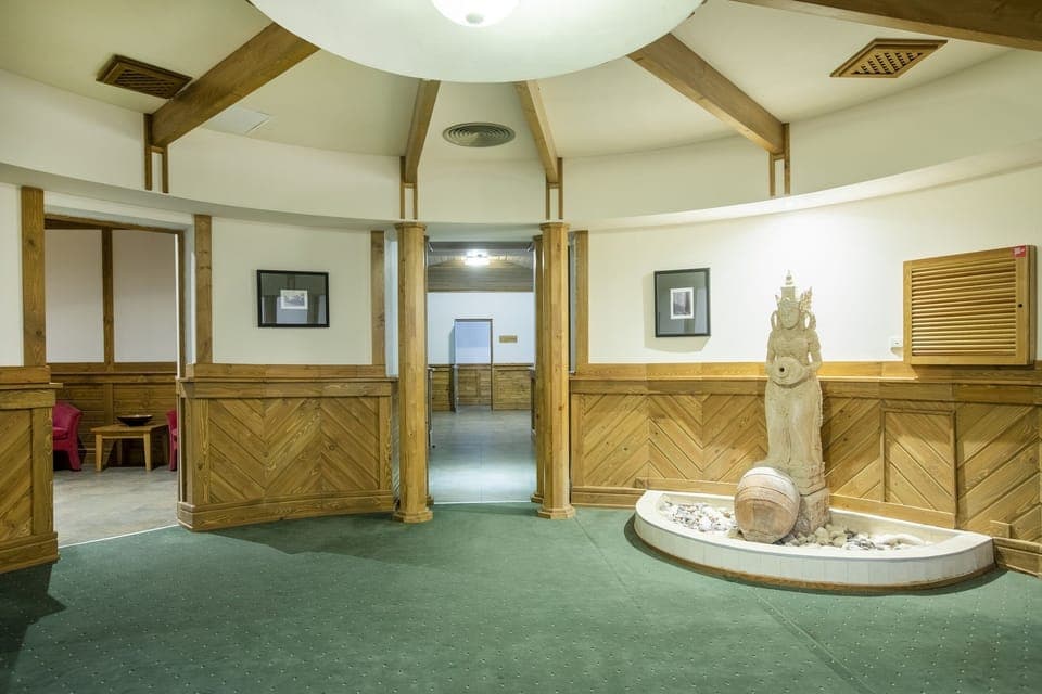 Couples treatment rooms, sauna, steam room, body treatments, body scrubs