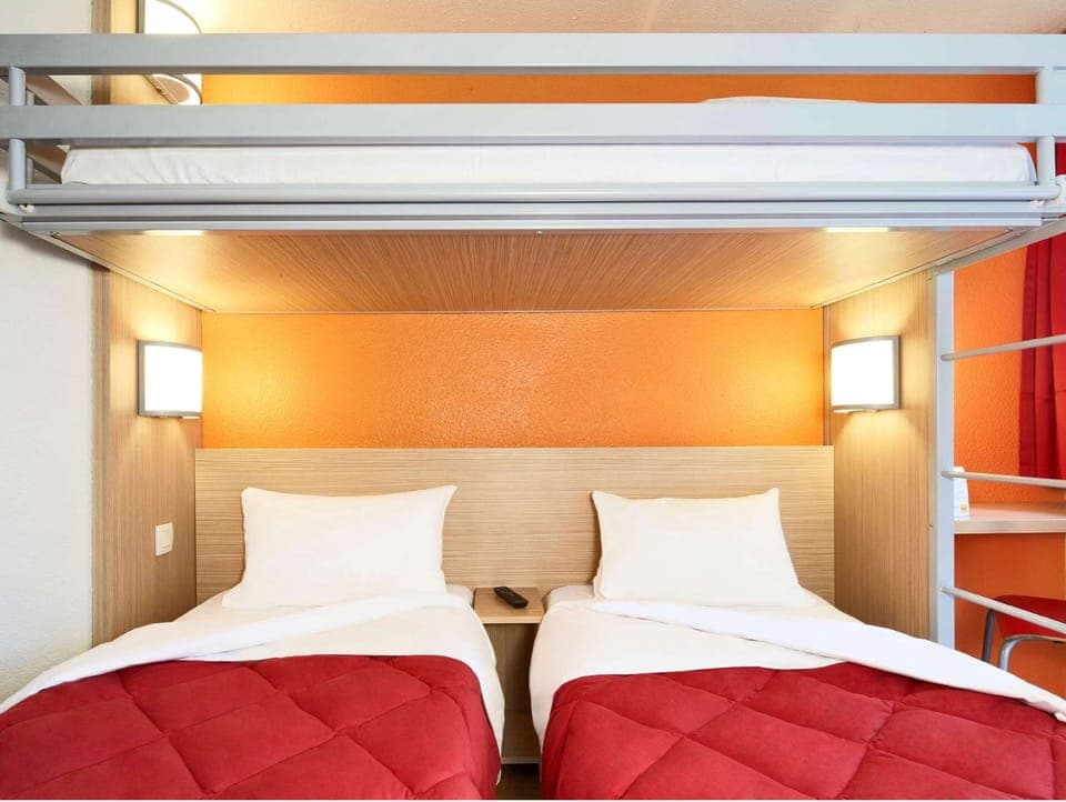 Standard Room, 3 Twin Beds | Desk, laptop workspace, blackout drapes, free rollaway beds