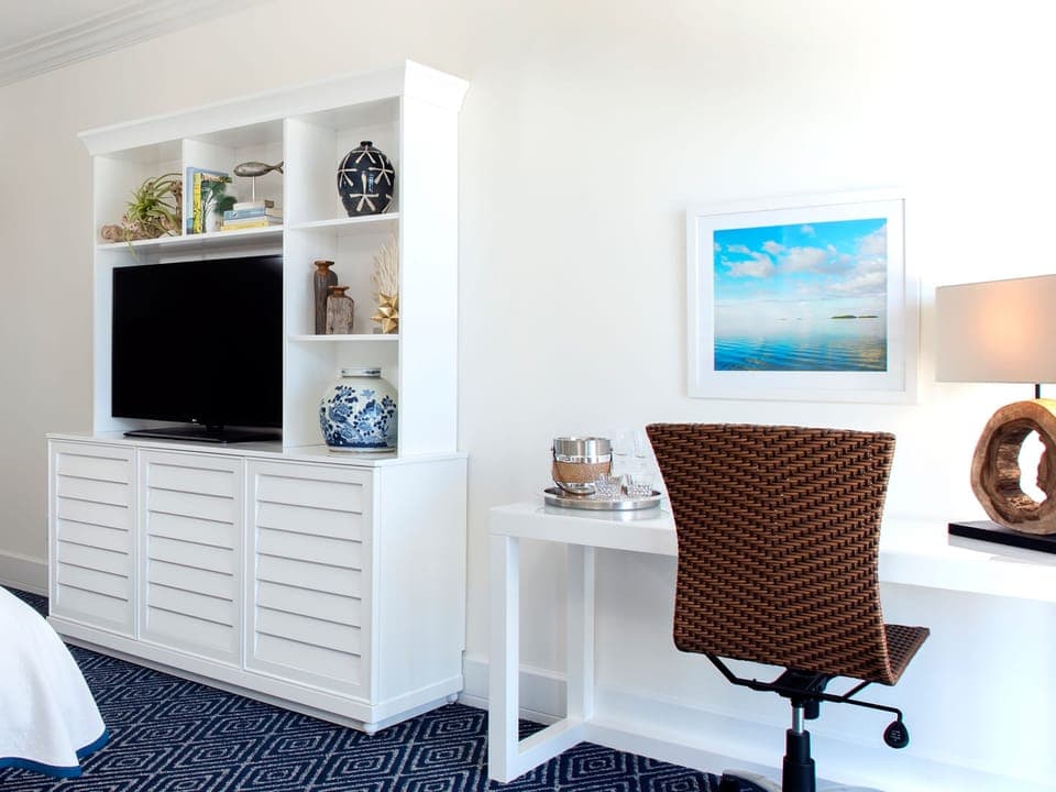 Egyptian cotton sheets, premium bedding, down comforters, in-room safe