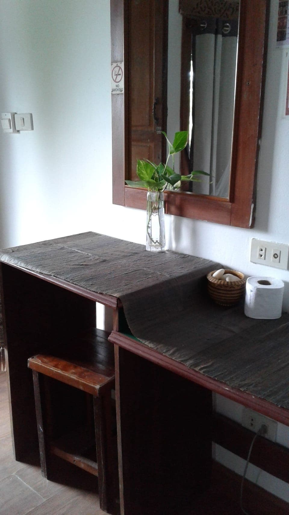 Standard Fan (Double or Twin)  | Hypo-allergenic bedding, desk, bed sheets