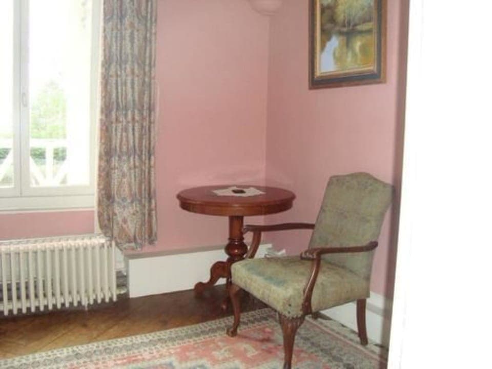 Double Room (Pivoine) | Iron/ironing board, free cribs/infant beds, free WiFi