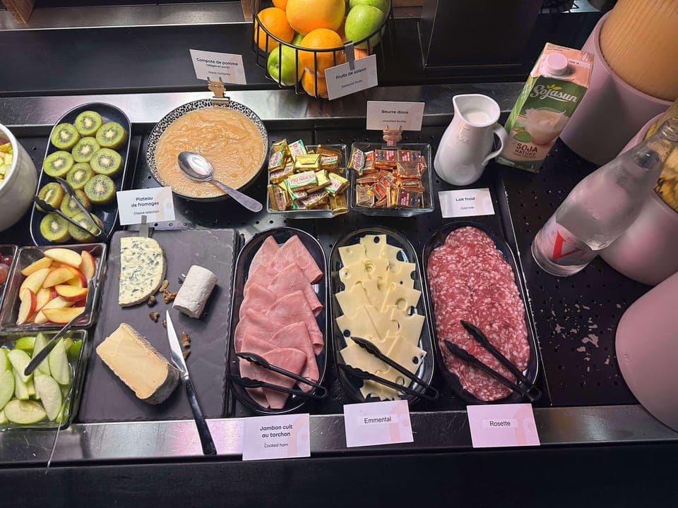 Daily buffet breakfast (EUR 7 per person)