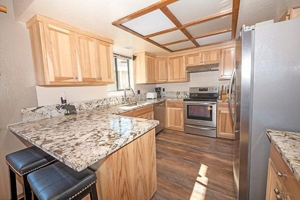 House, 4 Bedrooms | Private kitchen | Full-size fridge, oven, stovetop, dishwasher