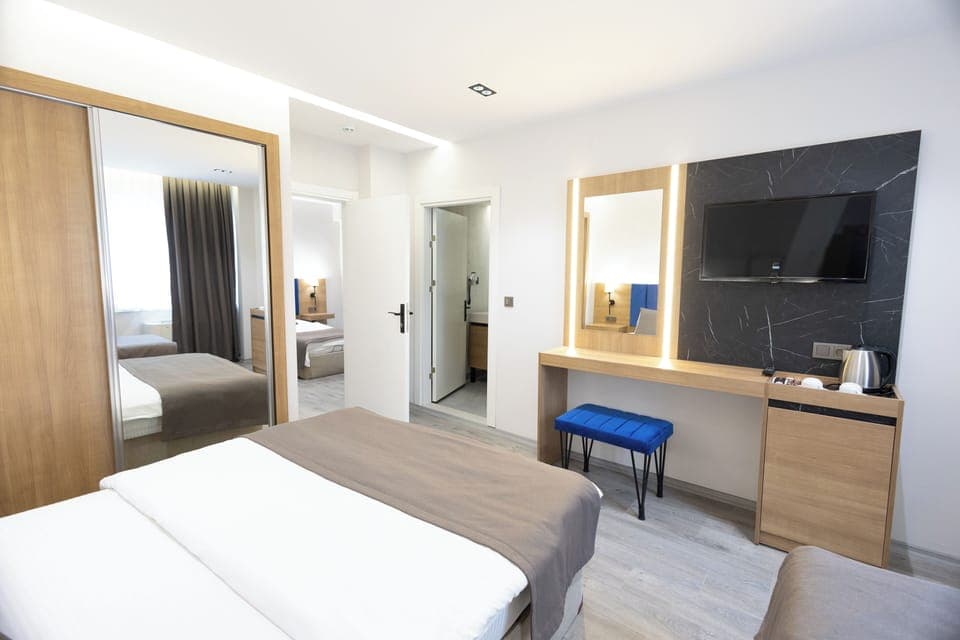 Deluxe Suite | Minibar, soundproofing, free WiFi, bed sheets