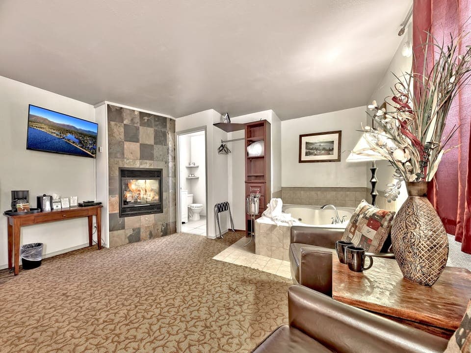 Suite, 1 King Bed (Aspen Suite) | Premium bedding, pillowtop beds, individually furnished, blackout drapes