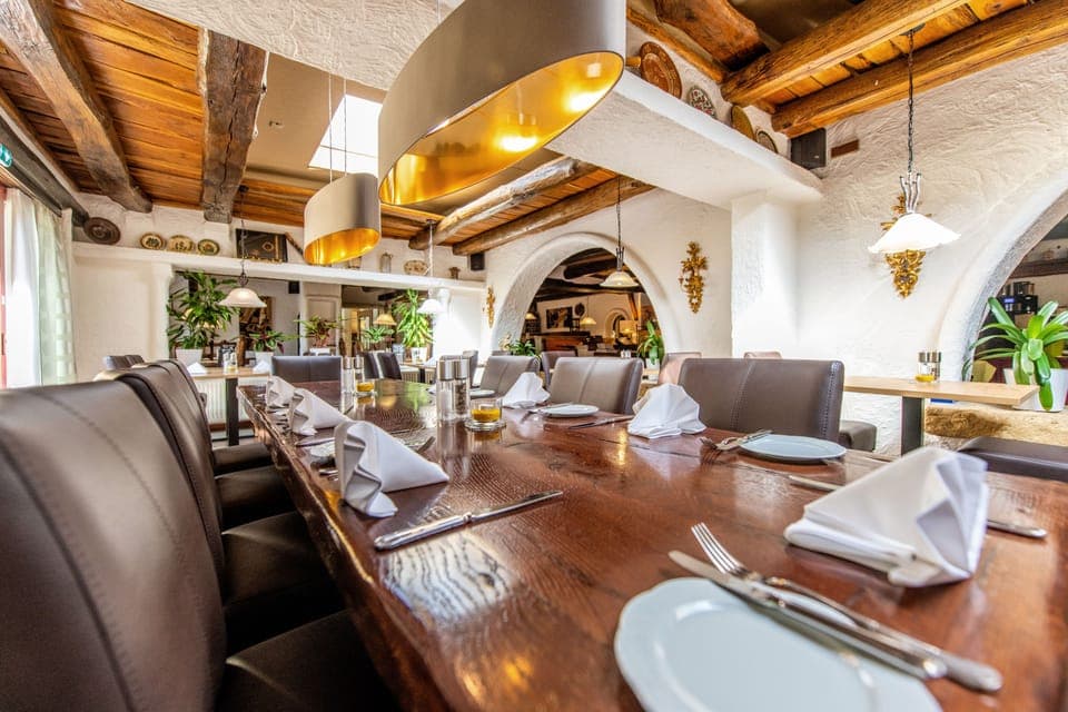 Breakfast and dinner served, local and international cuisine