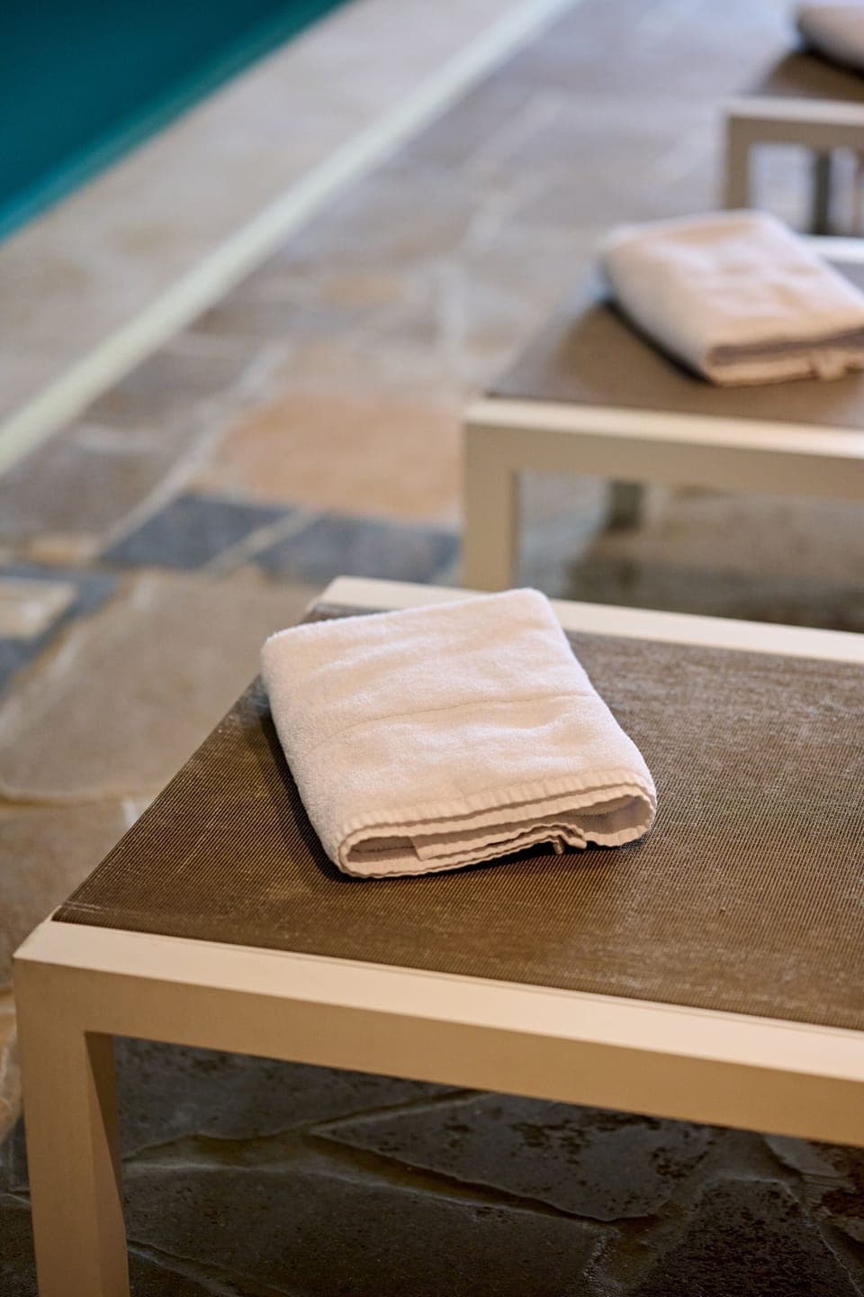 Indoor pool, sun loungers