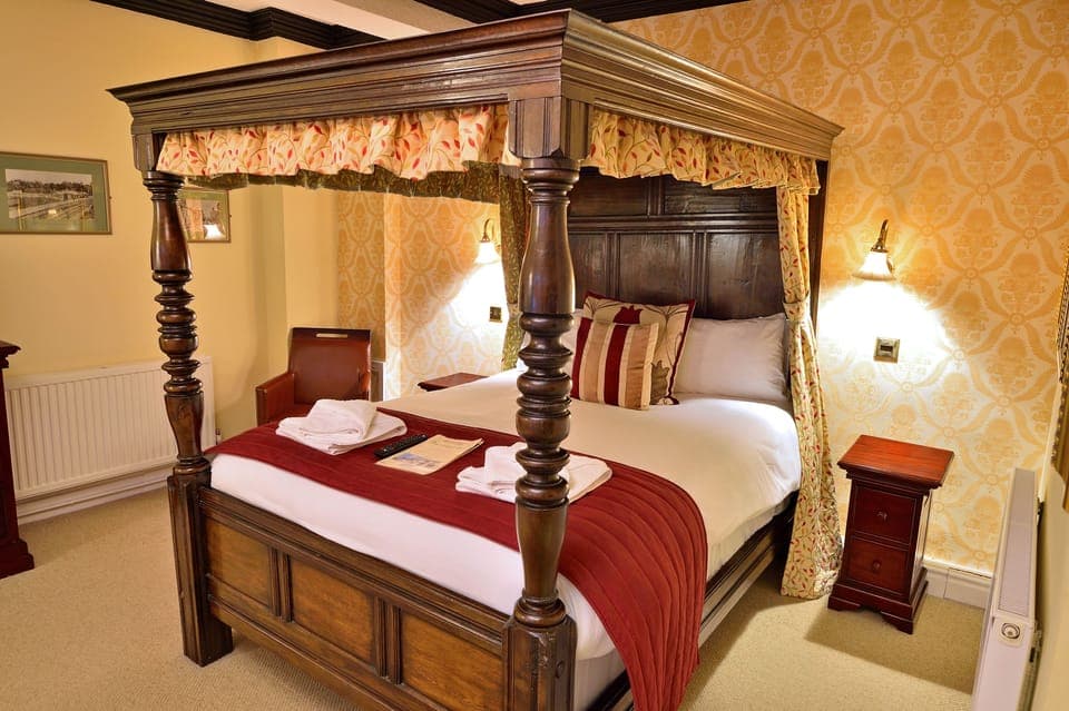 Superior Double Room | Iron/ironing board, free WiFi, bed sheets