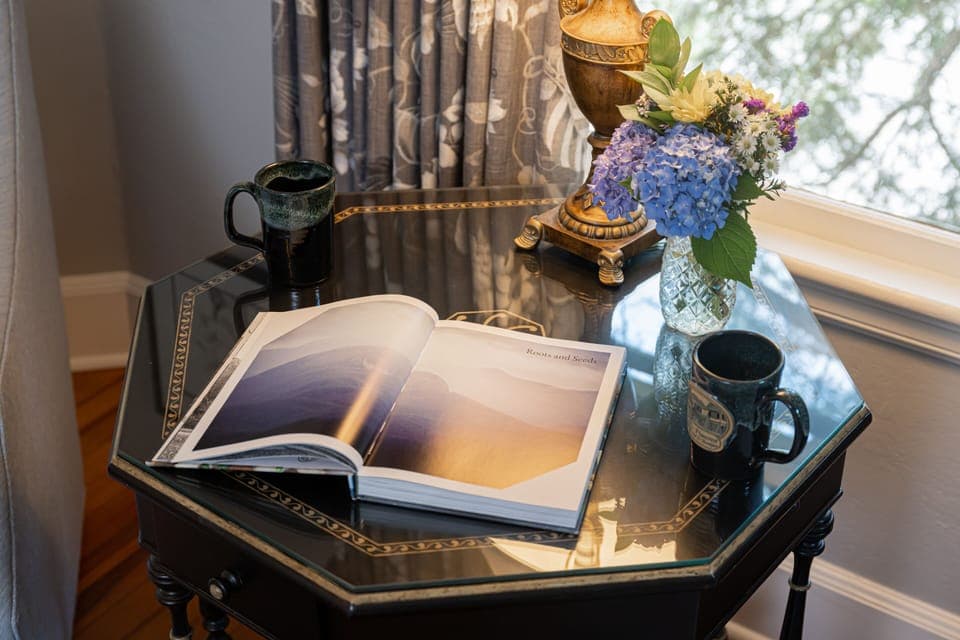 Room, Fireplace (Thomas Wolfe Room) | Premium bedding, individually decorated, individually furnished