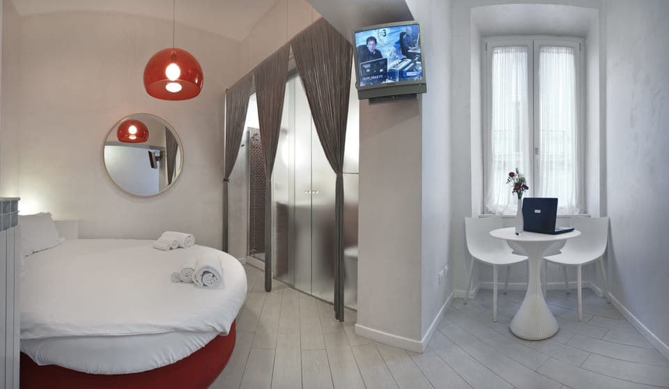 Standard Double Room | In-room safe, individually furnished, desk, iron/ironing board