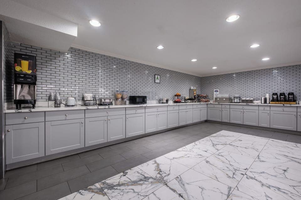 Free continental breakfast