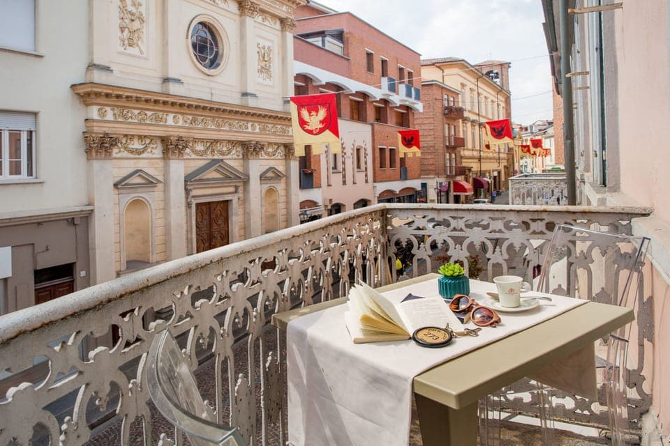 Camera Superior | Balcony