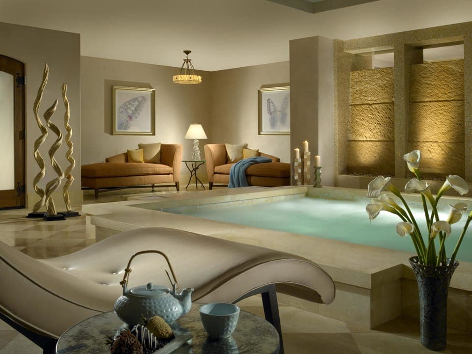 9 treatment rooms, massages