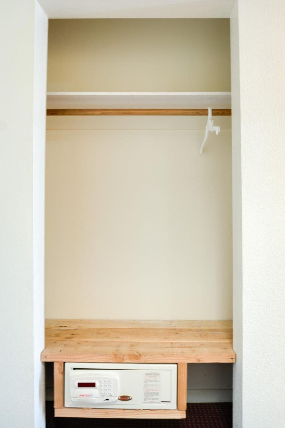 In-room safe, desk, free WiFi