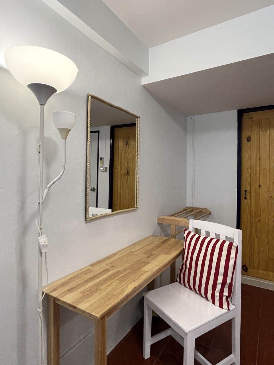 Family Quad Room - 1 Queen 2 Single Beds | Individually decorated, individually furnished, desk, free WiFi