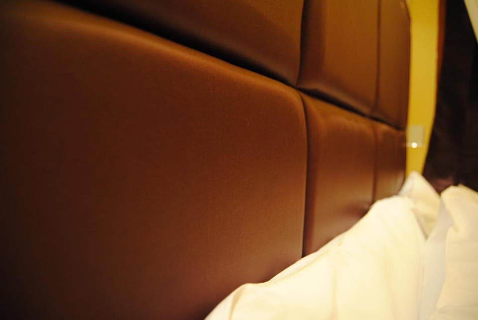 Frette Italian sheets, hypo-allergenic bedding, desk, blackout drapes