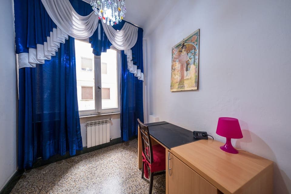 Single Room | Premium bedding, down comforters, desk, free WiFi