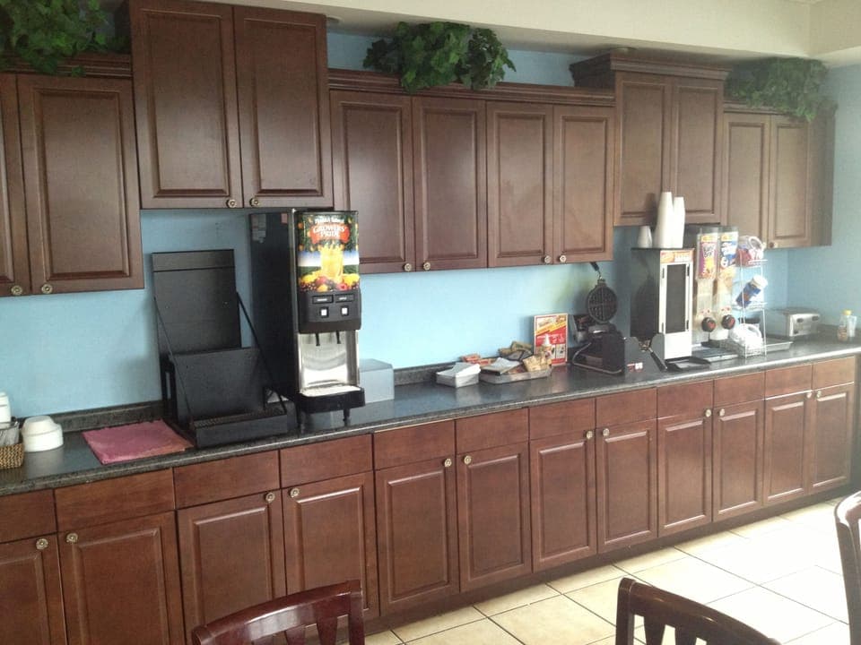 Free daily continental breakfast