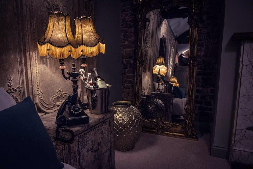 William de Percy Deluxe | In-room safe, desk, laptop workspace, iron/ironing board