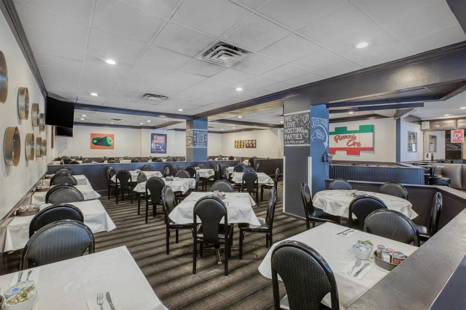 Breakfast, lunch and dinner served