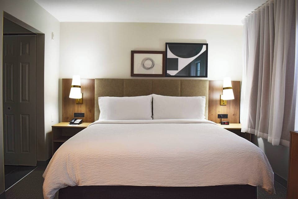 Pillowtop beds, in-room safe, blackout drapes, iron/ironing board