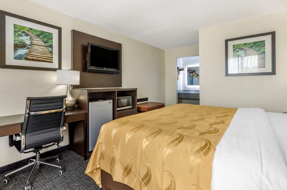 Individually furnished, desk, laptop workspace, blackout drapes