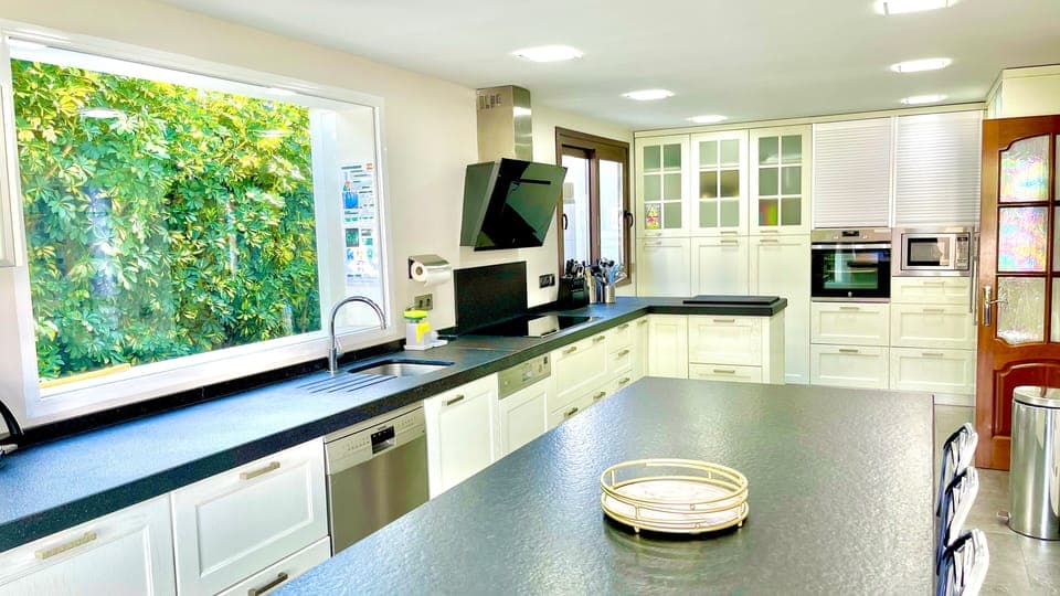 Luxury Villa, 5 Bedrooms, Private Pool | Private kitchen | Fridge, microwave, oven, stovetop