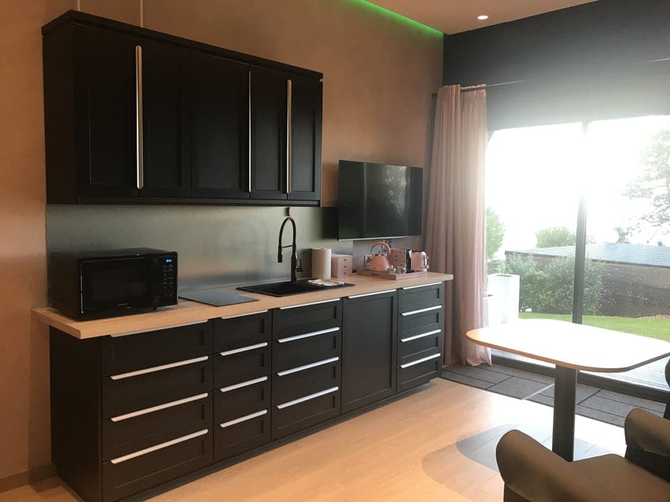 Superior Studio Suite, 1 Queen Bed | Private kitchen | Espresso maker, coffee/tea maker, electric kettle