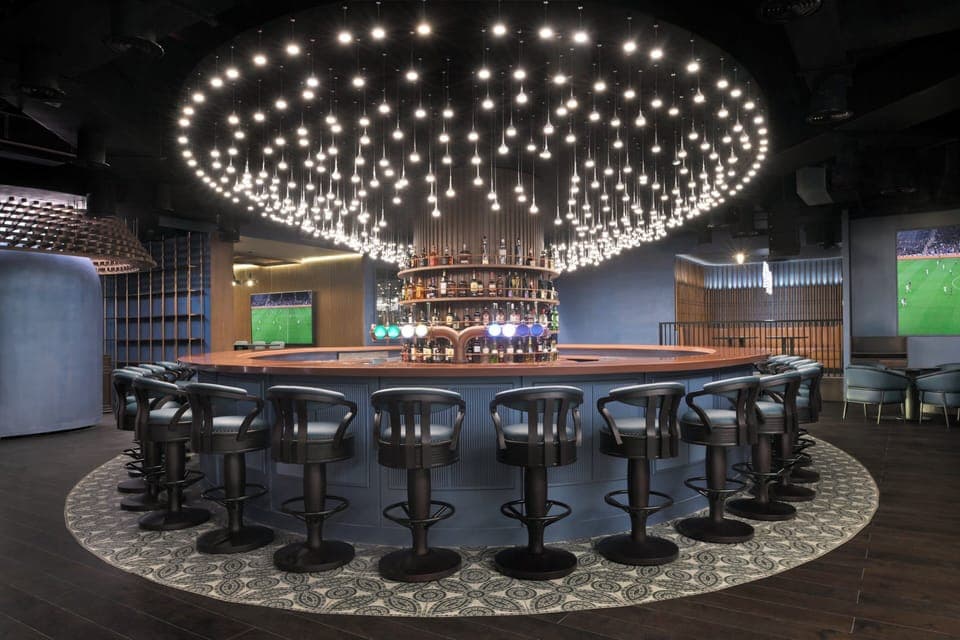 Breakfast, lunch and dinner served