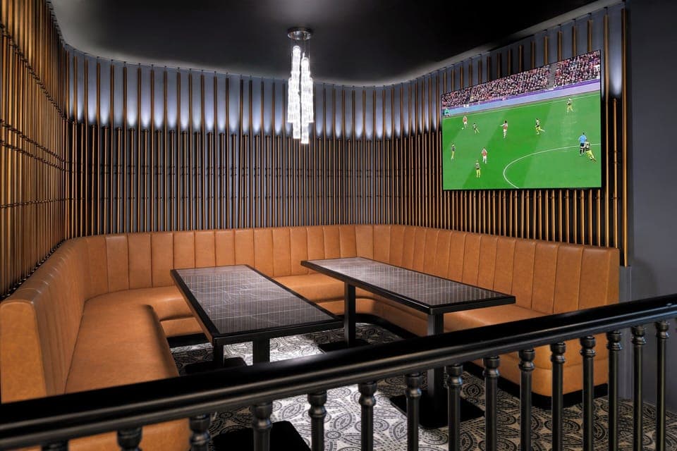 Breakfast, lunch and dinner served