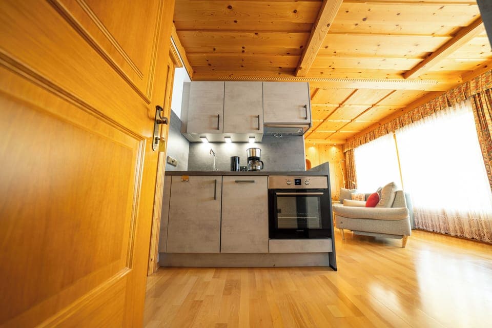 Deluxe Condo, Non Smoking, Garden View | Private kitchen | Shared fridge