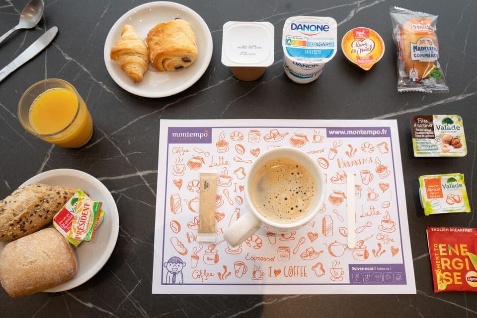 Cooked-to-order breakfast on weekdays (EUR 6.00 per person)