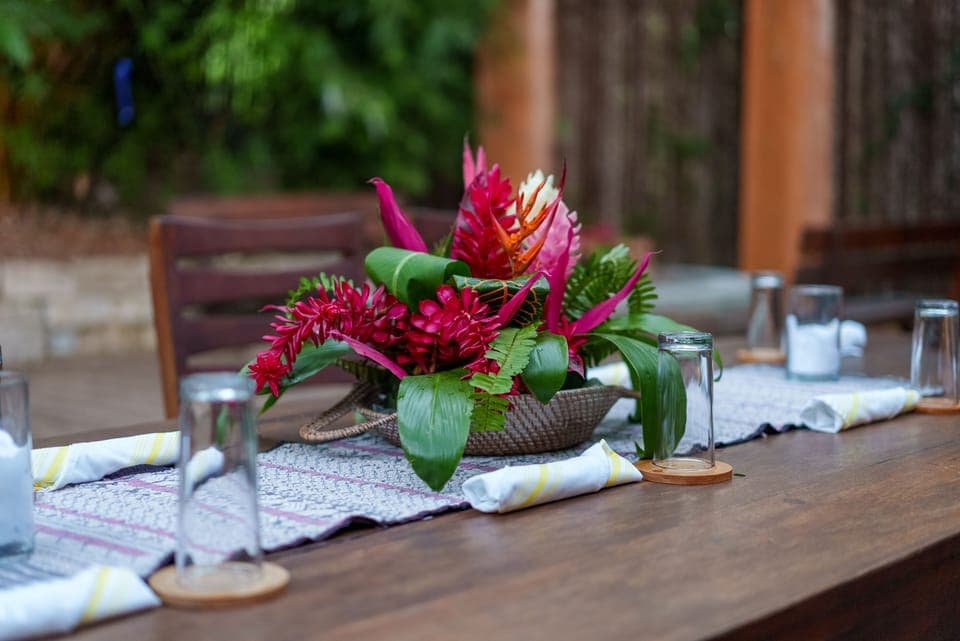 Breakfast, lunch, dinner served; garden views