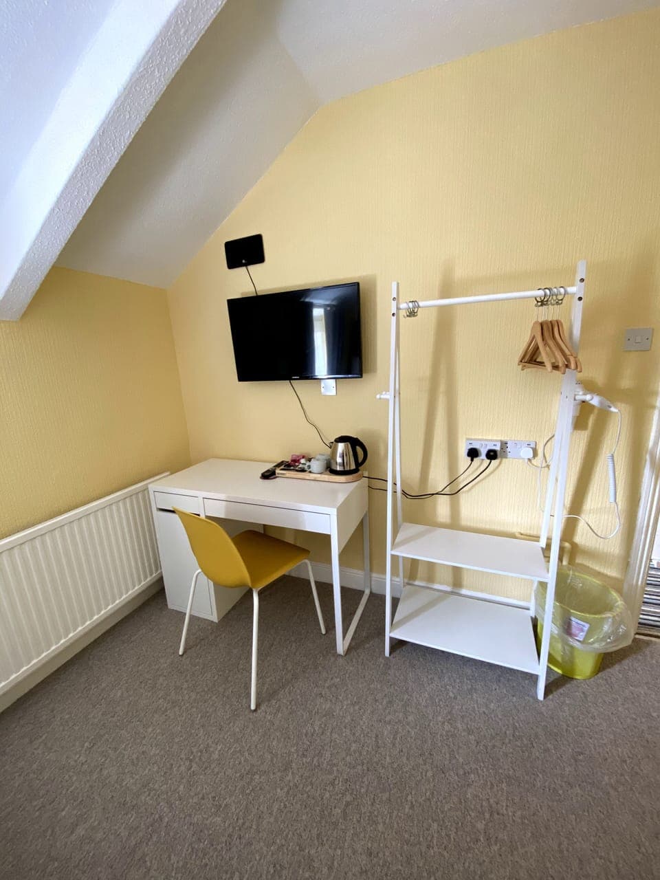 Double Room | Iron/ironing board, free WiFi