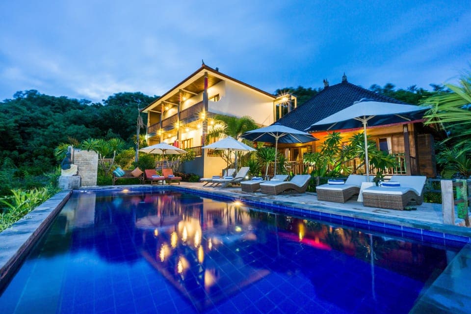 Outdoor pool, sun loungers