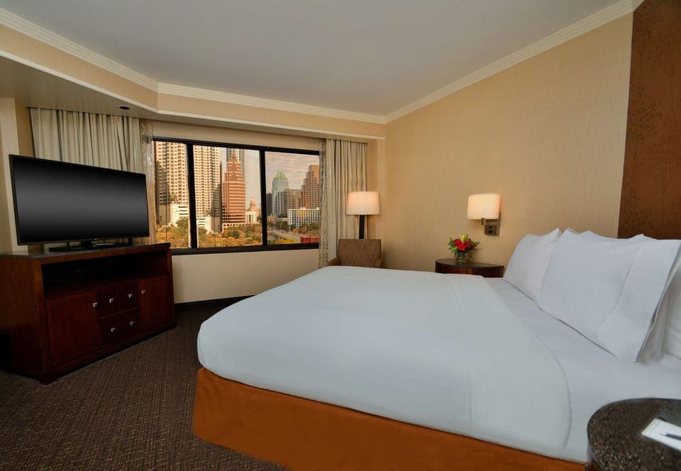 Premium Suite, 1 King Bed | Premium bedding, pillowtop beds, in-room safe, desk