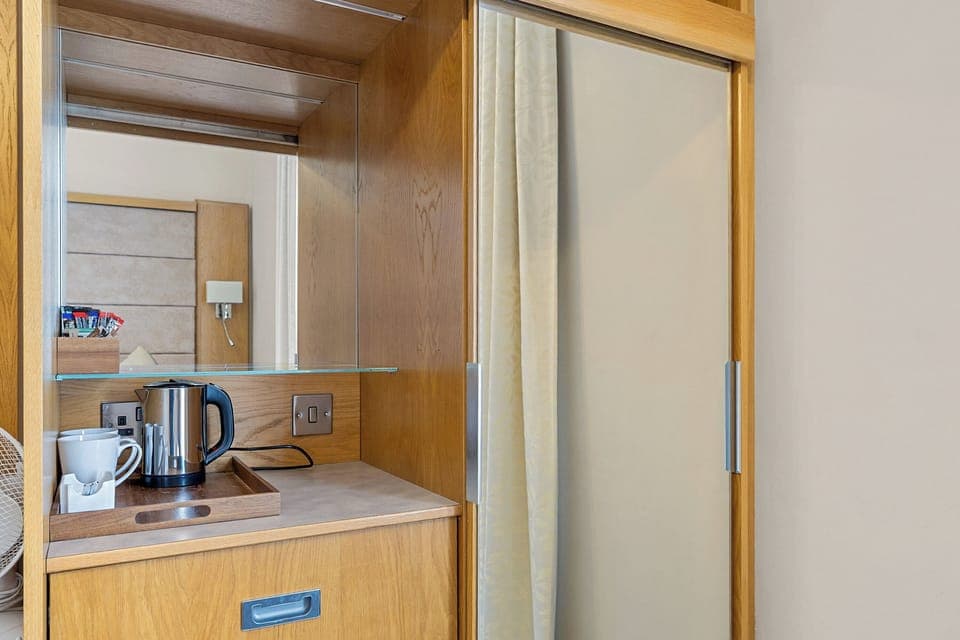 Superking/Twin Room | Wardrobe