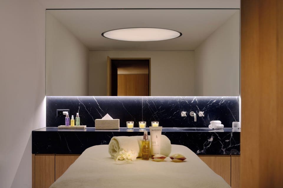 Sauna, hot tub, steam room, body treatments, deep-tissue massages