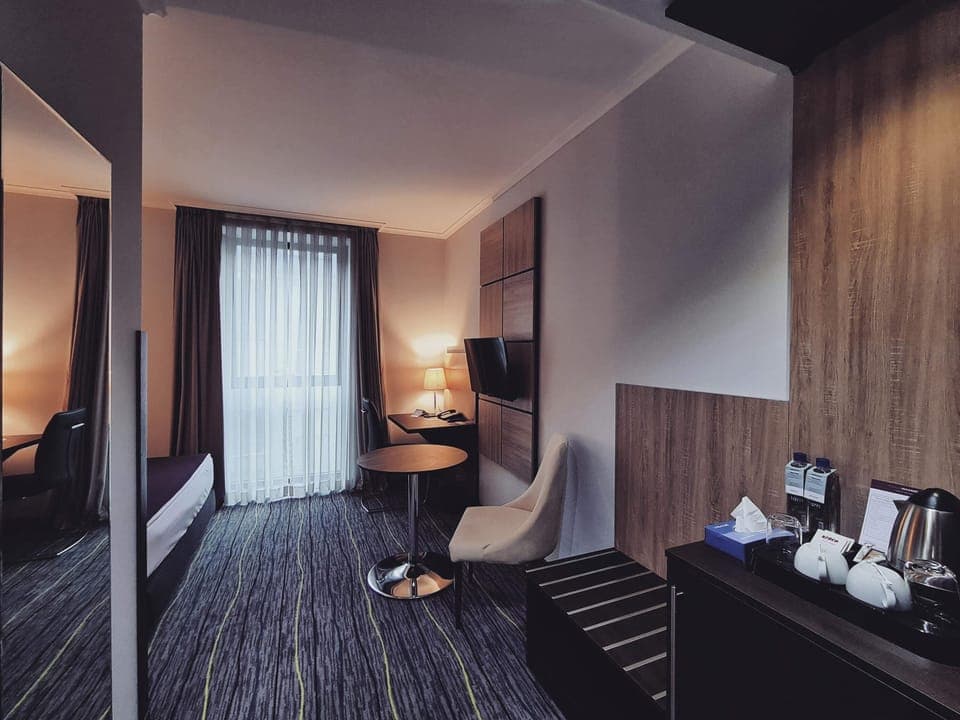 Standard Double Room, 1 Double Bed | 1 bedroom, minibar, in-room safe, desk