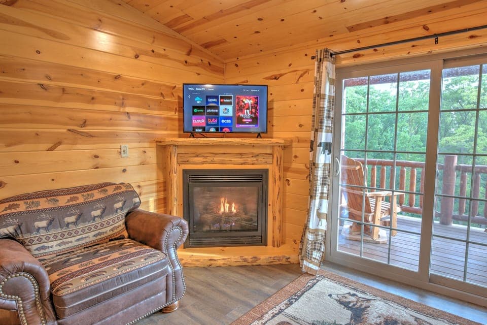 Flat-screen TV, fireplace