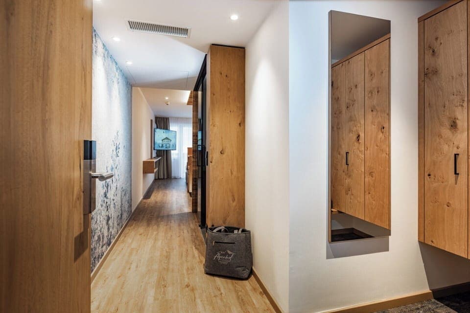 Deluxe Double Room | Hypo-allergenic bedding, down comforters, minibar, in-room safe