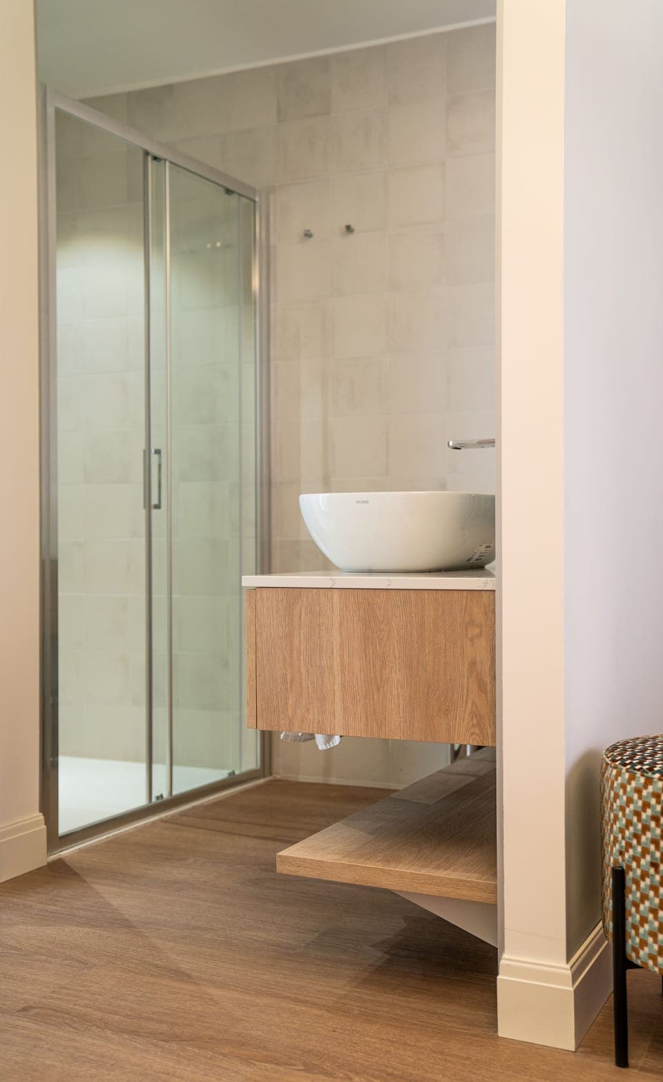 Deluxe Room | Bathroom | Free toiletries, hair dryer, bidet, towels