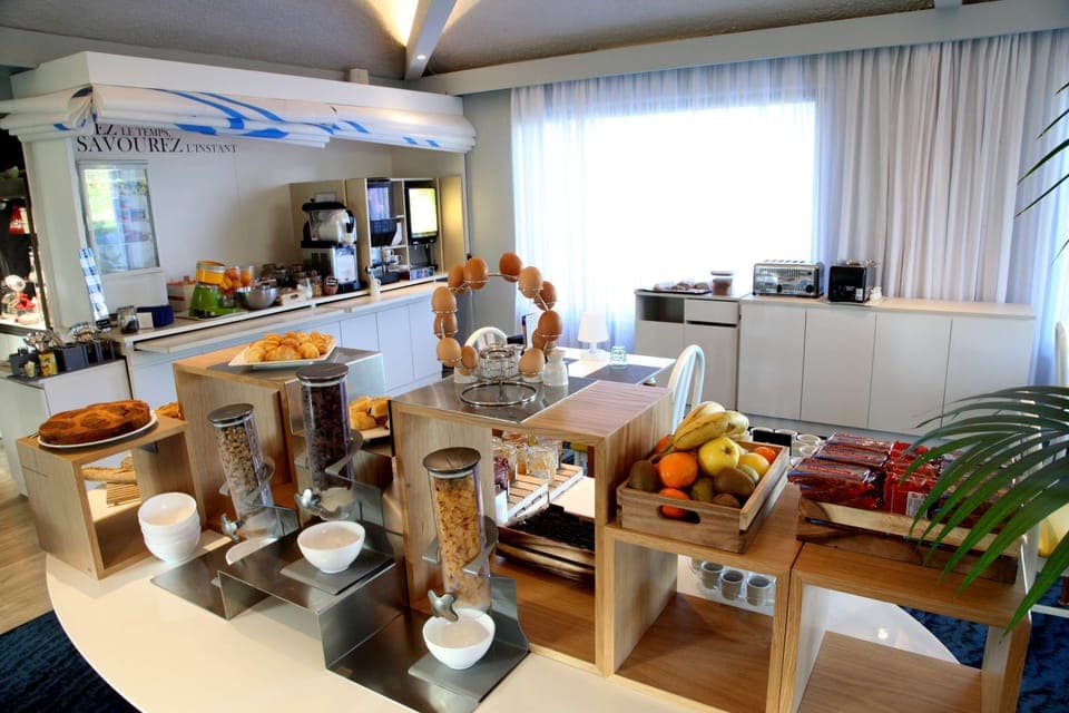 Daily buffet breakfast (EUR 13.90 per person)