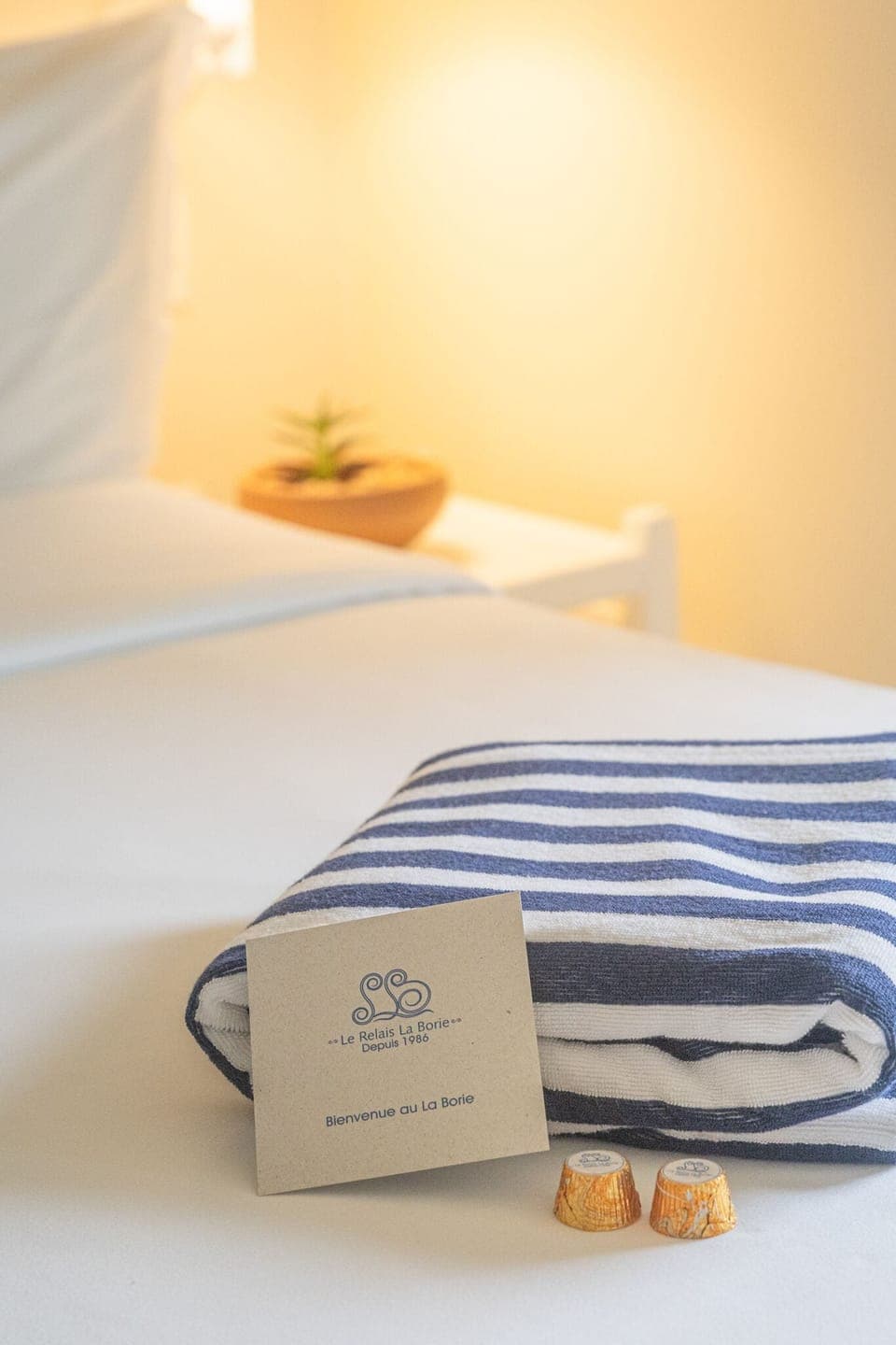 Comfort Room, Sea View | Minibar, in-room safe, blackout drapes, free WiFi